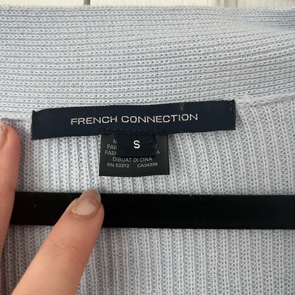 🦋 French Connection - Blogger Favorite V Neck Sweater w/ Floral Sleeves - Blue - Picture 5 of 8